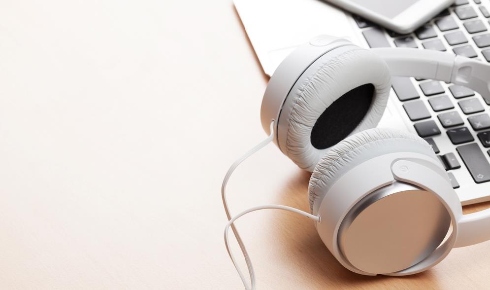 Amplification and noise reduction helps to hear more clearly! Philips T6908 warm to market