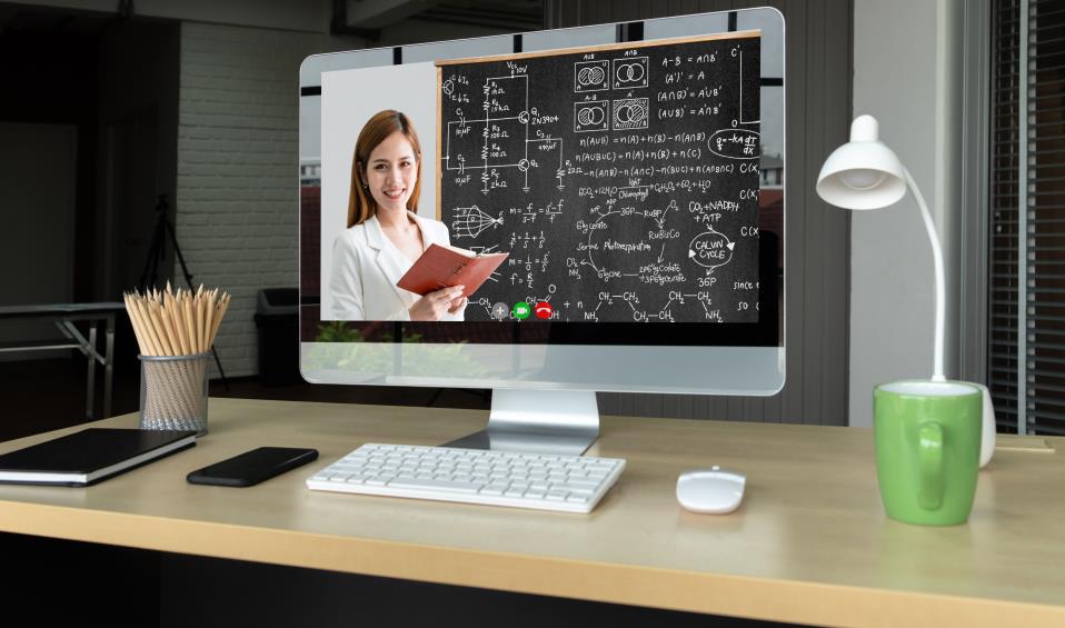 Today's table inspiration, the mountain industry cave board will revolutionize your desktop