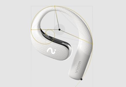 During the 48-hour Double Eleven shopping festival, iFLYtek's AI headphones topped the charts on three platforms, demonstrating an "efficiency revolution". The GMV increased by 46% year-on-year.