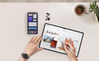 What would be a more thoughtful gift for Valentine's Day? Consider using the Samsung Galaxy Ring to show your care.